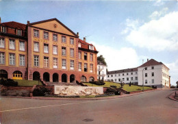 BITCHE La Mairie Et Le Monument Aux Morts De La Ville 24(scan Recto-verso) MA1260 - Bitche