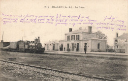 Blain * Intérieur De La Gare * Arrivée Du Train * Locomotive * Ligne Chemin De Fer - Blain