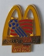 Pin' S  Sport  Foot - Ball  Coupe  Du  Monde, World  Cup  U S A  94  Avec  Sponsor  CANON  Verso  1991  WC' 94 / ISL - Voetbal