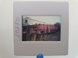 Photo Diapo Slide Diapositive TRAIN Wagon Loco Locomotive Gros Plan Wagon Plat à BEZIERS En 1992 VOIR ZOOM - Diapositives (slides)