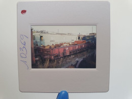 Photo Diapo Slide Diapositive TRAIN Wagon Loco Locomotive SNCF BB 345 Et Wagon Plat à BEZIERS En 1992 VOIR ZOOM - Dias