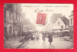 F-50-Pontorson-06P214  Le Marché Et La Grande Rue, Belle Animation, Cpa (état) - Pontorson