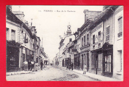 F-51-Fismes-13P214  Rue De La Huchette, Petite Animation, Commerces, Cpa BE - Fismes