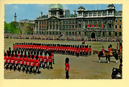 Angleterre : LONDRES – Trooping The Colour At Horseguards Parade (animée) (voir Scan Recto/verso) - Buckingham Palace