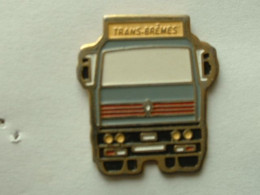 Pin's CAMION  RENAULT - TRANS BREMES - Renault