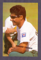 Waqar Younis (Pakistani Cricketer) Vintage Pakistani  PostCard (Universal) (THIN PAPER) - Críquet