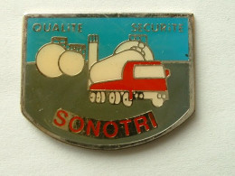 Pin's CAMION - SONOTRI - Transportes