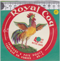 C1094 FROMAGE PATE DOUCE ROYAL COQ BOURNEZEAU VENDEE  - Cheese