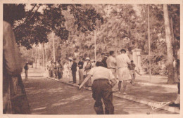 DAKAR LE JEU DE BOULES DE LA MAIRIE PLI A GAUCHE DE LA CARTE - Senegal