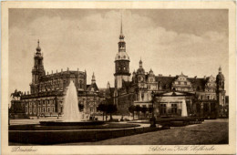 Dresden - Schloss Mit Kath. Hofkirche - Dresden