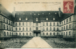 CPA - LA GRANDE CHARTREUSE - L'HOTELLERIE ET LA COUR D'HONNEUR - Autres & Non Classés