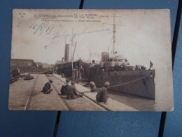 Cpa Sépia ZEEBRUGGE SOUVENIR DE LA GUERRE 1914-1918 Pêcheurs De Mines Britanniques. British Mine Sweepers. 1919 - Zeebrugge