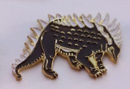 FF07 Pin's Dinosaure Genre Stégosaurus Noir Achat Immédiat - Animales