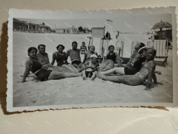 Italy Photo Boys & Girls On The Beach. Italia Foto Persone In Spiaggia. TORTORETO (Teramo) 1935 - Europe