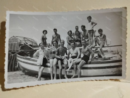 Italy Photo Boys & Girls On The Beach. Italia Foto Persone In Spiaggia. TORTORETO (Teramo) 1938 - Europe