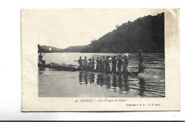 CPA GABON , OGOOUE , UNE PIROGUE AU DEPART  En 1910! - Gabun