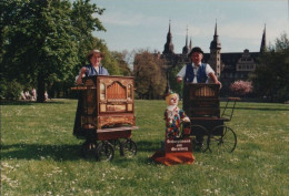 99371 - Merseburg - [KEINE AK SONDERN FOTO] Drehorgelmusik - Ca. 1985 - Merseburg