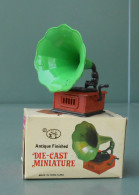 Green & Brown Phonograph. Made In Hong Kong. Temperamatite, Pencil-sharpener, Taille Crayon, Anspitzer. Never Used. - Altri & Non Classificati