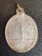 Pendentif Médaille Religieuse XIXe Argent 800 "Notre-Dame Des Ardents / Calvaire D'Arras" Religious Medal - Religión & Esoterismo