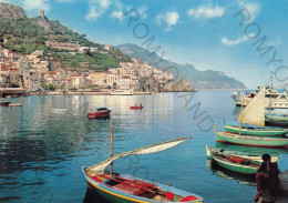 CARTOLINA  C8 AMALFI,SALERNO,CAMPANIA-PANORAMA-MARE,SOLE,ESTATE,VACANZA,SPIAGGIA,LUNGOMARE,BARCHE A VELA,NON VIAGGIATA - Salerno