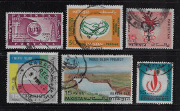 PAKISTAN 1965-67  SCOTT #214,216,226,246-248  USED   CV $2.00 - Pakistan