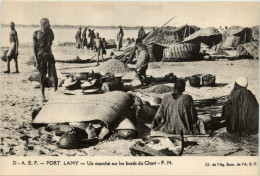 Fort Lamy - Un Marche Sur Les Bords Du Chari - Tschad