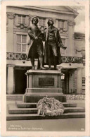 Weimar, Goethe Und Schiller-Denkmal - Weimar