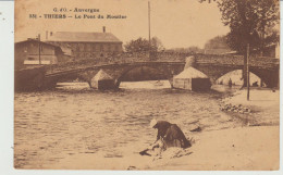 CPA THIERS (63) LE PONT DU MOUTIER - ANIMEE - LAVEUSE - Thiers