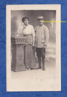 Carte Photo - Beau Portrait D'un Poilu Du 76e Régiment & Sa Femme - 1914 1918 WW1 Homme Femme Robe Mode Soldat - War 1914-18