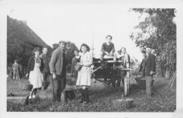 Villard De Lans Carte Photo D'une Famille Dans Les Champs - Villard-de-Lans