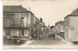 MOURMELON LE GRAND. La Rue De Châlons - Mourmelon Le Grand