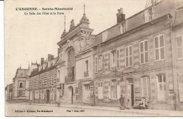 SAINTE MENEHOULD. La Salle Des Fêtes Et La Poste - Sainte-Menehould