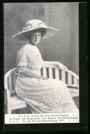 AK Kronprinzessin Cecilie Auf Einer Gartenbank - Geschenk Zum Blumentag Brandenburg 1911  - Familles Royales