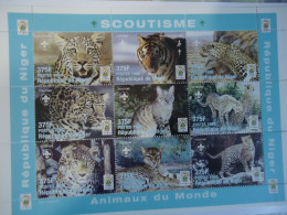 NIGER MNH   SHEET 1998 ANIMALS   TIGER -SCOUTISME  SCOUTS - Big Cats (cats Of Prey)