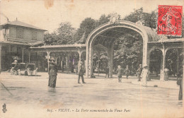 3 VICHY LA PORTE MONUMENTALE  - Vichy