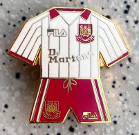 Anstecknadel Badge West Ham United FC London Trikot Jersey Dr. Martens Doc Fila England Angleterre Fußball Football WHFC - Fútbol