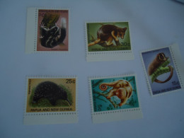 PAPUA NEW GUINEA  MNH 5 STAMPS    ANIMALS - Unused Stamps