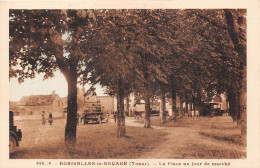 89-EGRISELLES-LE-BOCAGE- LA PLACE UN JOUR DE MARCHE - Egriselles Le Bocage