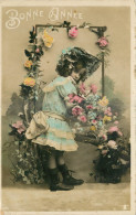 FILLETTE - LITTLE GIRL - MÄDCHEN - ROSES DALHIAS - BONNE ANNEE  - Altri & Non Classificati