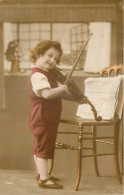 CPA ENFANT- FILLETTE QUI JOUE DU VIOLON - LITTLE GIRL - BEAU PORTRAIT    - Altri & Non Classificati