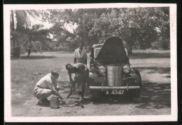 Fotografie Auto, PKW Mit Panne In Indien  - Auto's