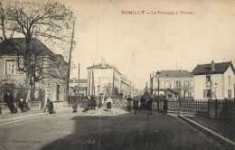 Romilly Sur Seine - Le Passage à Niveau "animés" - Romilly-sur-Seine