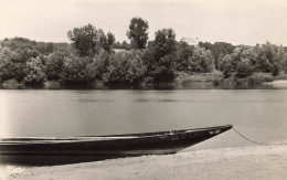 Bréhémont * Les Bords De La Loire * Barque - Autres & Non Classés