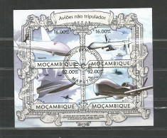 THEME AVIONS  BLOC MOZANBIQUE  EMIS EN 2013. - Airplanes