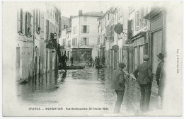 17 - B8084CPA - SAINTES - Inondation Rue Berthonniere 18 Fevrier 1904 - Très Bon état - CHARENTE - Saintes