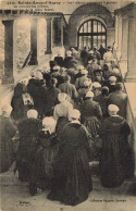 56 SAINTE ANNE D'AURAY LES PELERINS GRAVISSANT A GENOUX EN RECITANT DES PRIERES LES MARCHES DE LA SCALA SANCTA - Sainte Anne D'Auray