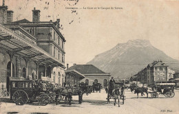 Grenoble * Parvis Place De La Gare Et Le Casque De Néron * Attelage - Grenoble