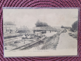 Thourotte Le Pont Avec Péniche , Beau Plan - Thourotte