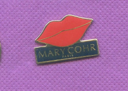 Rare Pins Bouche De Femme Mary Cohr Paris L130 - Pin-ups
