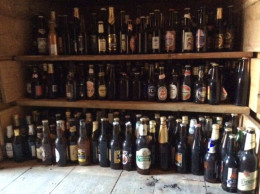 Collection 900 Bouteilles Bière Du Monde Entier Des Années 1980 - Beer